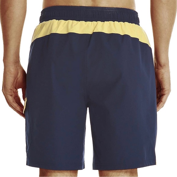 Short for men, with elastic and drawstring at the waist. - Picture 2 of 4